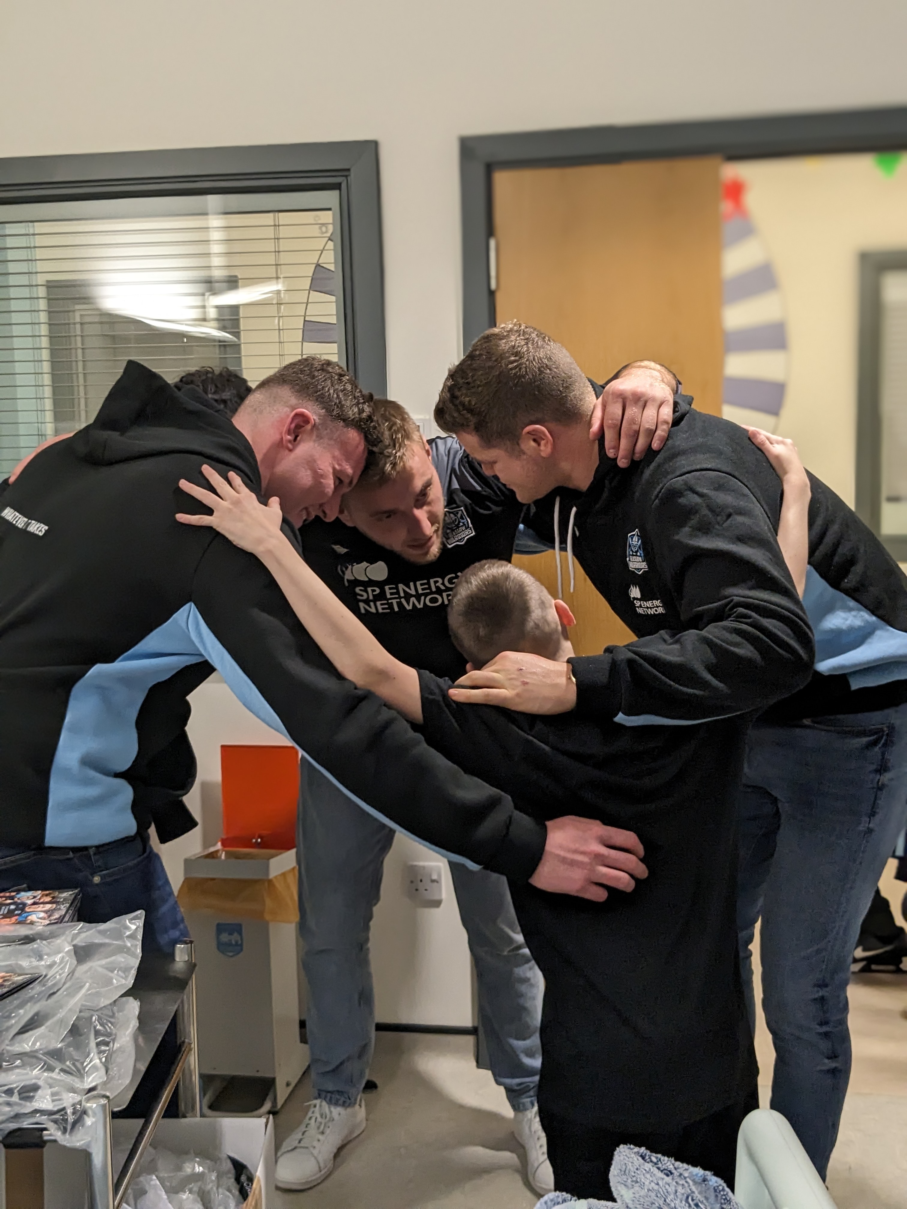 warriors huddle